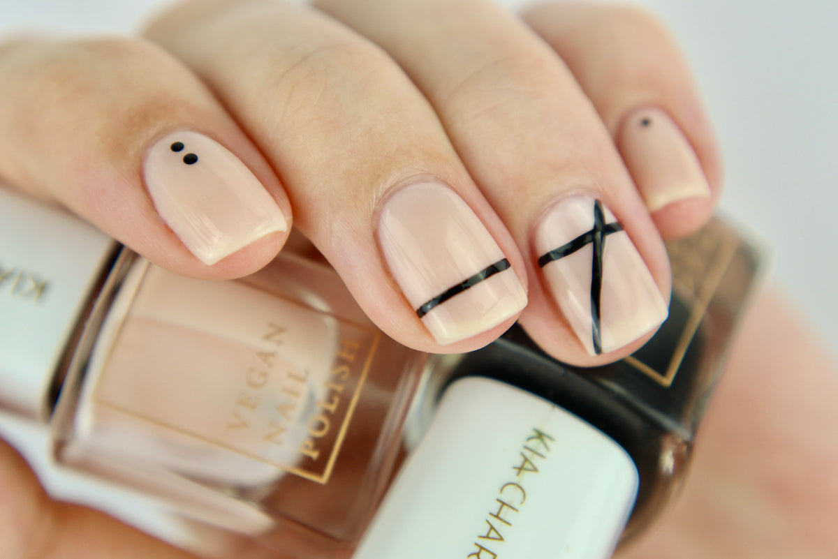 Nail Art Design im Grafik-Look