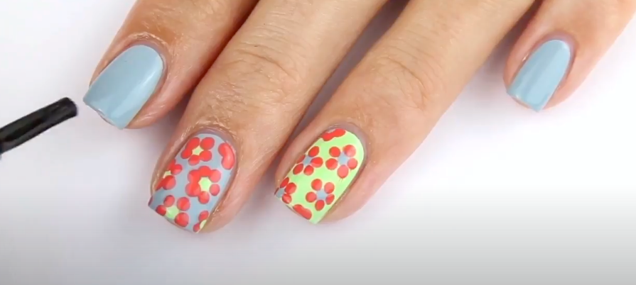Einfaches Back to School-Nageldesign