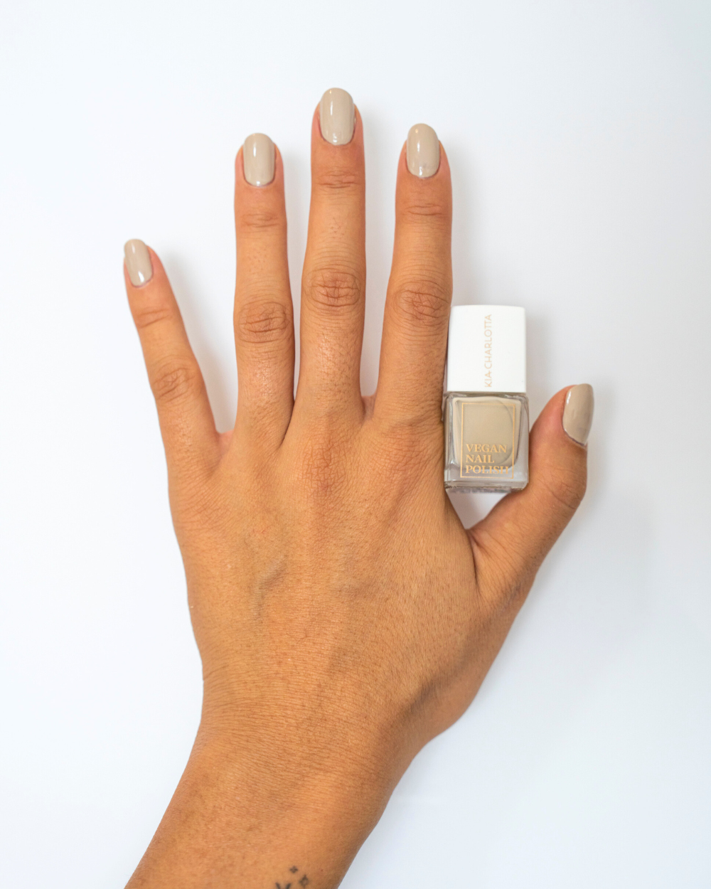 Kia Charlotta veganer Nagellack – nachhaltige Farbe ohne Schadstoffe, tierversuchsfrei, vegan Nail Polish