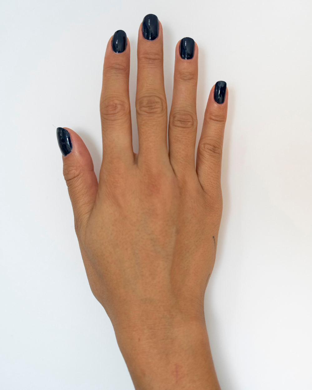 Nagellack Royal – Farbe am Nagel, vegan