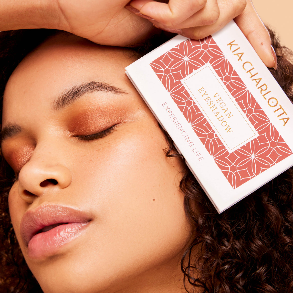 Eyeshadow Palette vegan – Lidschatten von Kia Charlotta