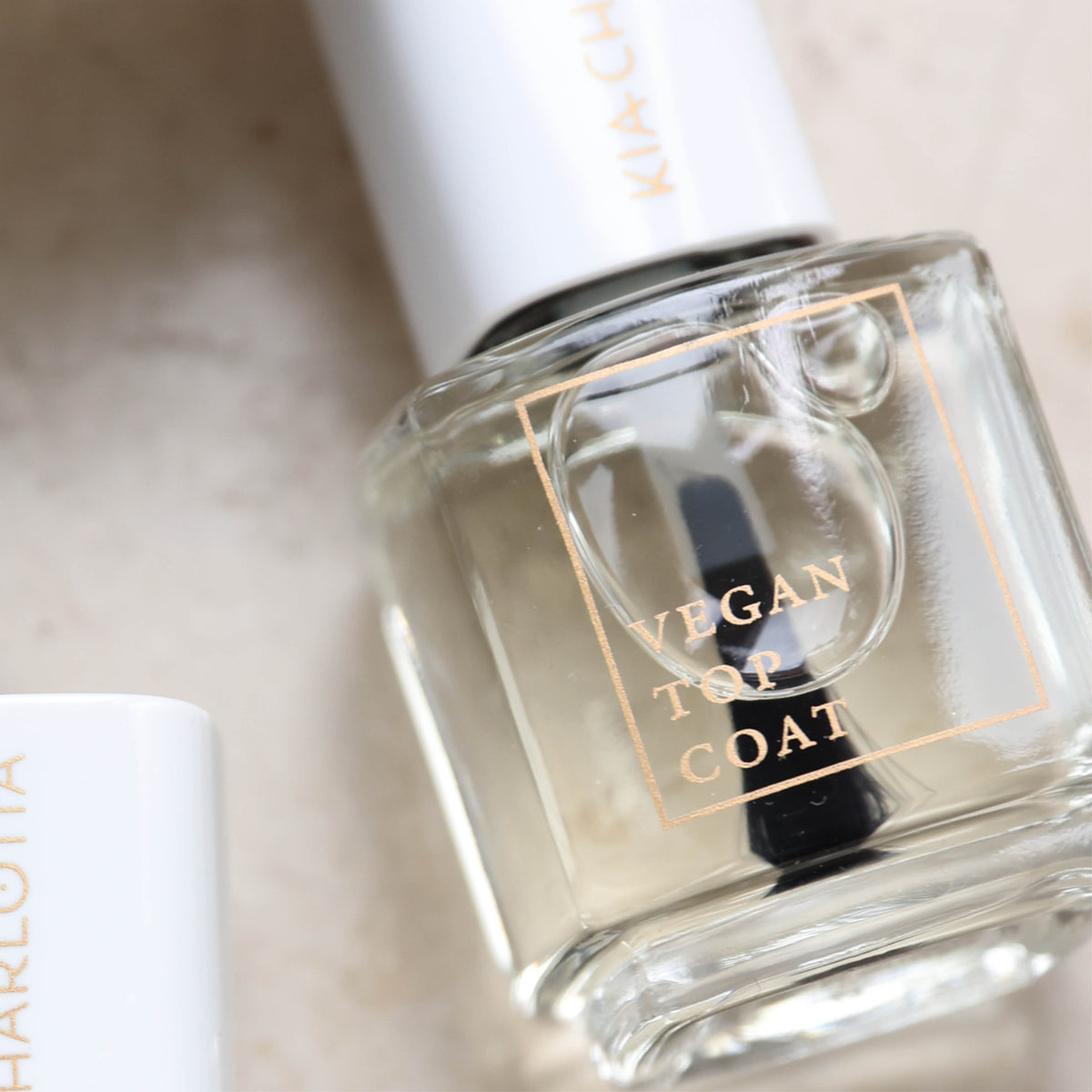 Top Coat vegan – Überlack für Glanz von Kia Charlotta